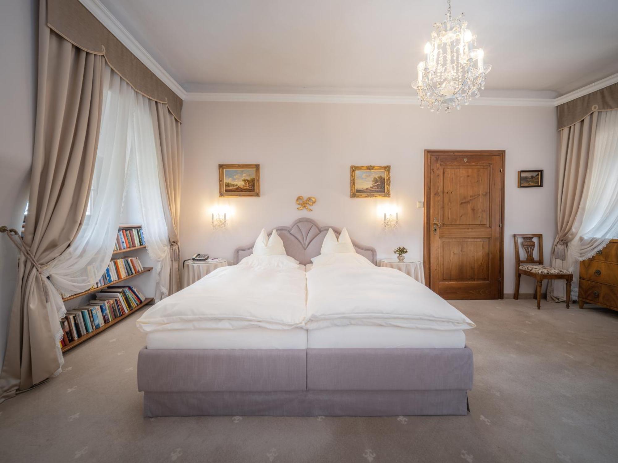 Schloss Hotel 5*